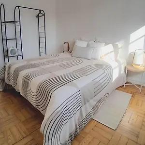 Quarto Duplo Baixa De Junto A Estacao Ferroviaria , Portimão Portugal